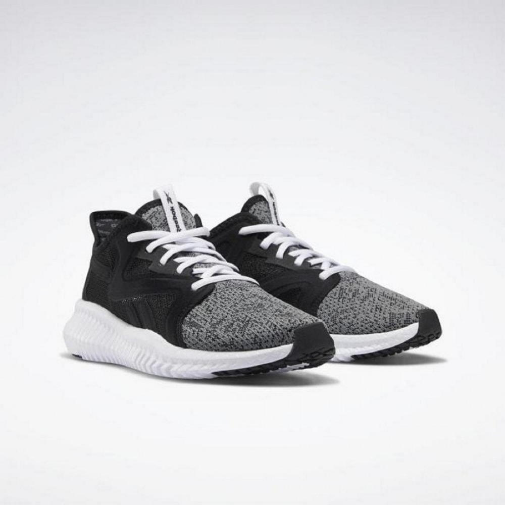 Reebok || Size 8.5 Black and White Flexagon 3.0 Training Sneakers